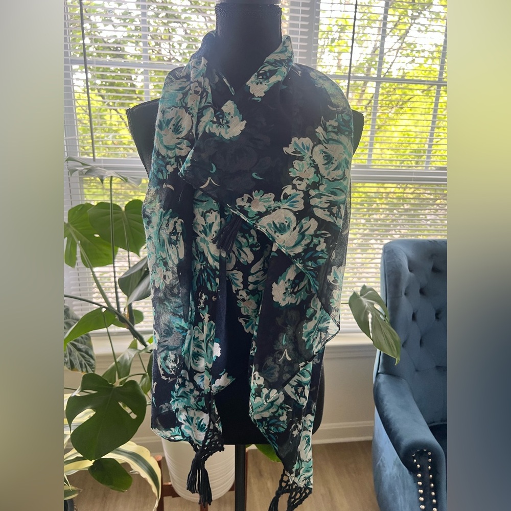 Floral Patterned Scarf - Black and Green